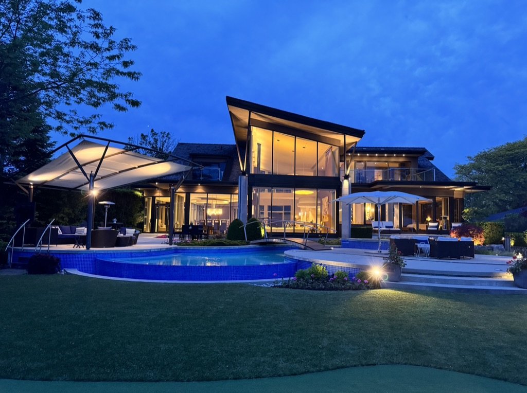BlogTO: 1540 Watersedge Road, Mississauga